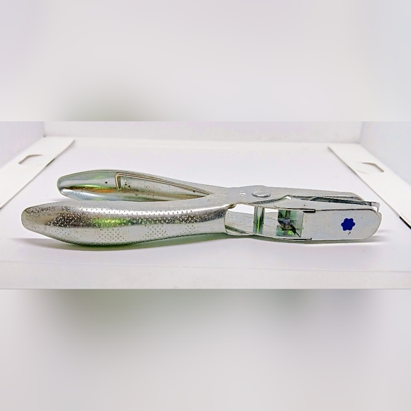 💥FISKARS Comfort Grip Hole Puncher for Scrapbooking | Shaped Hole Punches x3 - Picture 10 of 13